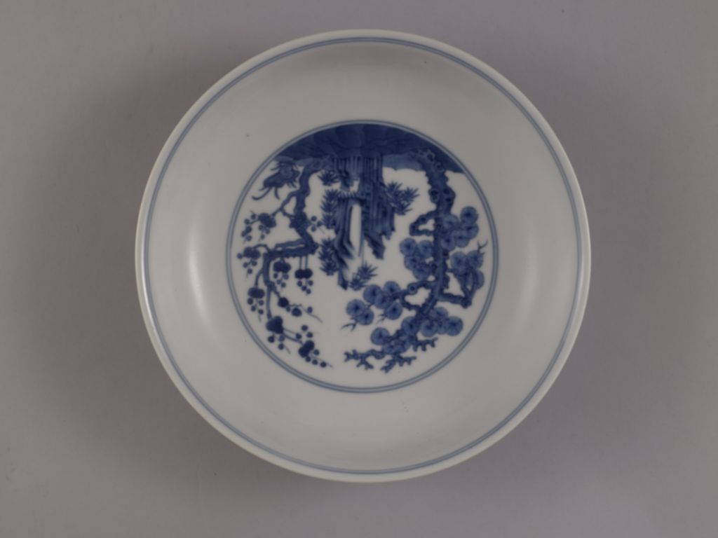 图片[2]-Qianlong style imitation Xuande blue and white pine bamboo plum plate-China Archive